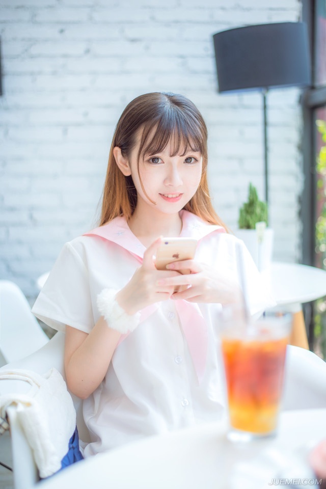 “这……”斥候苦涩的看了邓贤一眼。